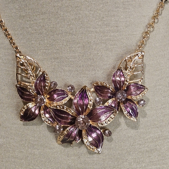 no name Jewelry - PURPLE FLORAL STATEMENT NECKLACE